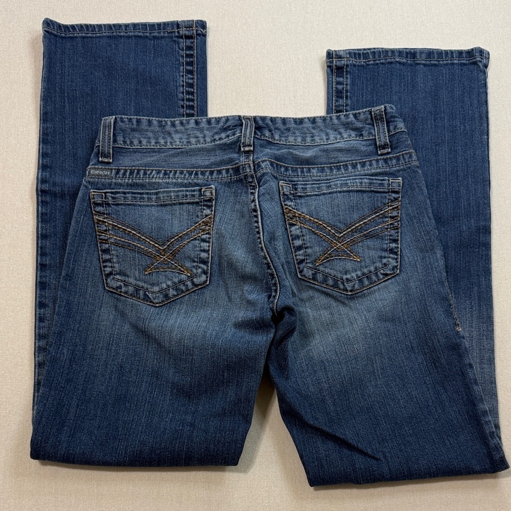 Cinch Women's Medium Blue Straight Leg Jeans with Embroidered Back Pockets